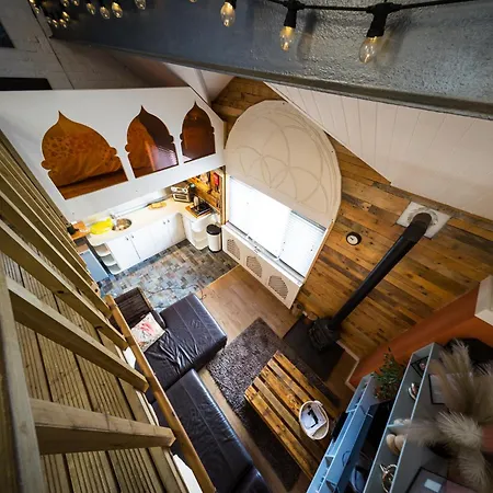 2 Independant Boutique One Sleeps 2 The Other Sleeps 4, Meadowhall, Arena, Free Parking Apartment Sheffield